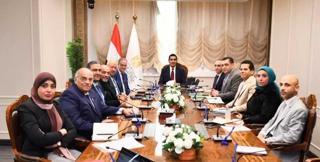 وزير الشباب والرياضة يلتقي بالمنظمة المصرية لمكافحة المنشطات لبحث تعزيز التعاون