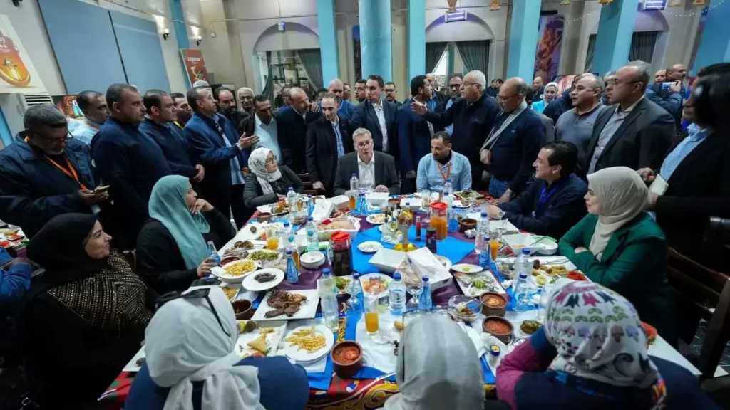 وزير البترول يشارك العاملين إفطار رمضان في حقول الشركة العامة للبترول برأس غارب