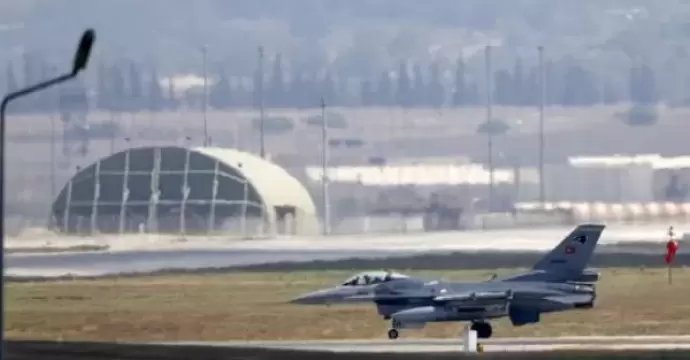 تحطم مقاتلة تركية بعد إقلاعها ومقتل الطيار