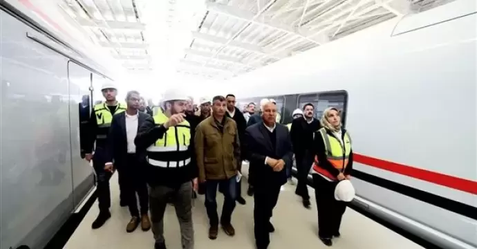 وزير النقل يتابع التقدم في اعمال تنفيذ الخط الأول من شبكة القطار الكهربائي السريع