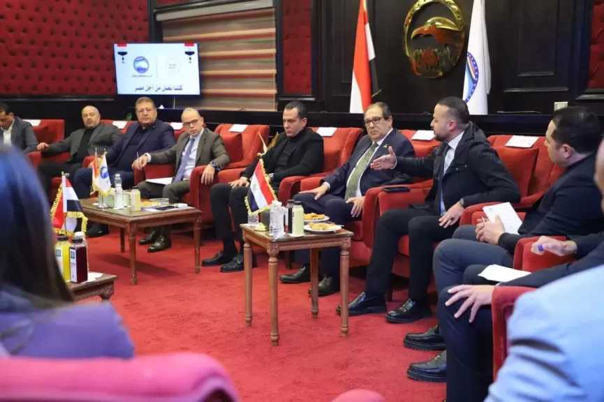 وزير الاستثمار والتجارة الخارجية يستعرض خطة الحكومة لتهيئة مناخ الاستثمار