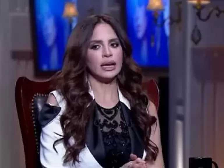 آمال ماهر ضيفة أسما إبراهيم يومي 8 و9 رمضان في برنامج حبر سري
