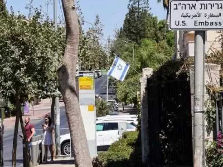 غضب فلسطيني من إعلان السفارة الأمريكية تقديم خدمات قنصلية داخل مستوطنة إسرائيلية بالضفة