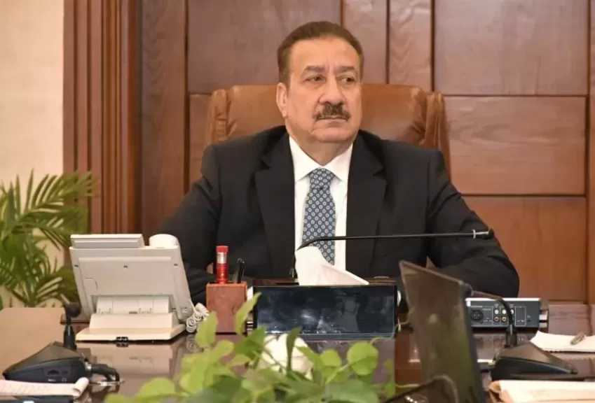 محافظ بورسعيد يوجه بوضع خطة عاجلة لرفع مخلفات البناء من جميع المناطق