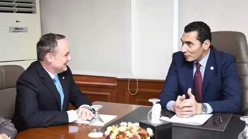 وزير الشباب والرياضة يودّع ممثل صندوق الأمم المتحدة للسكان بعد انتهاء فترة عمله بمصر