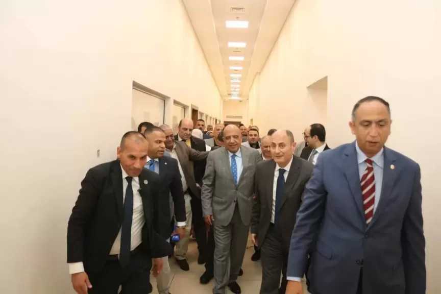 وزير الكهرباء يشارك العاملين بديوان الوزارة والشركة القابضة لكهرباء مصر، والشركة المصرية لنقل الكهرباء إفطارهم الجماعي