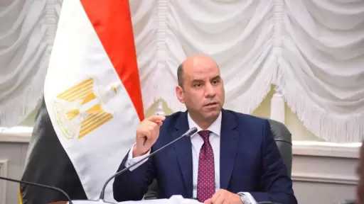 وزير العمل: إطلاق تجريبي داخلي لتطبيق إلكتروني متخصص في حجز مواعيد توثيق العقود ومقابلات العمل