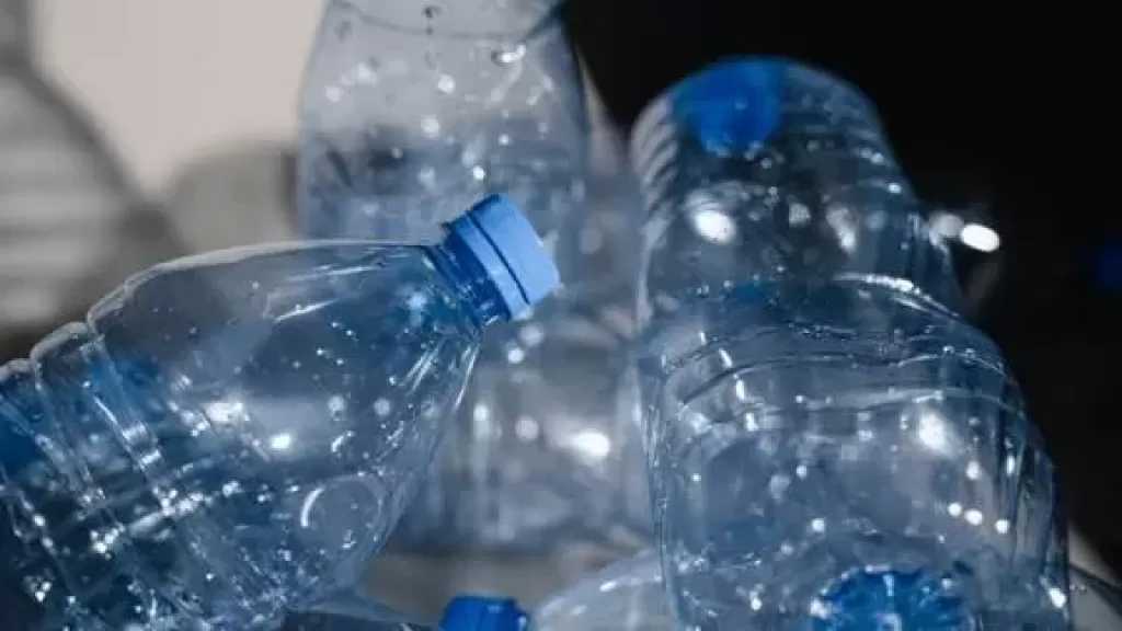 خبراء يؤكدون: «البلاستيك القاتل الصامت».. ويضعون 5 خطوات لإنقاذ البشرية