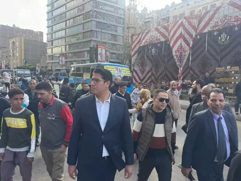 حملات لمراجعة تراخيص المحال ورفع الإشغالات في باب الشعرية بالقاهرة