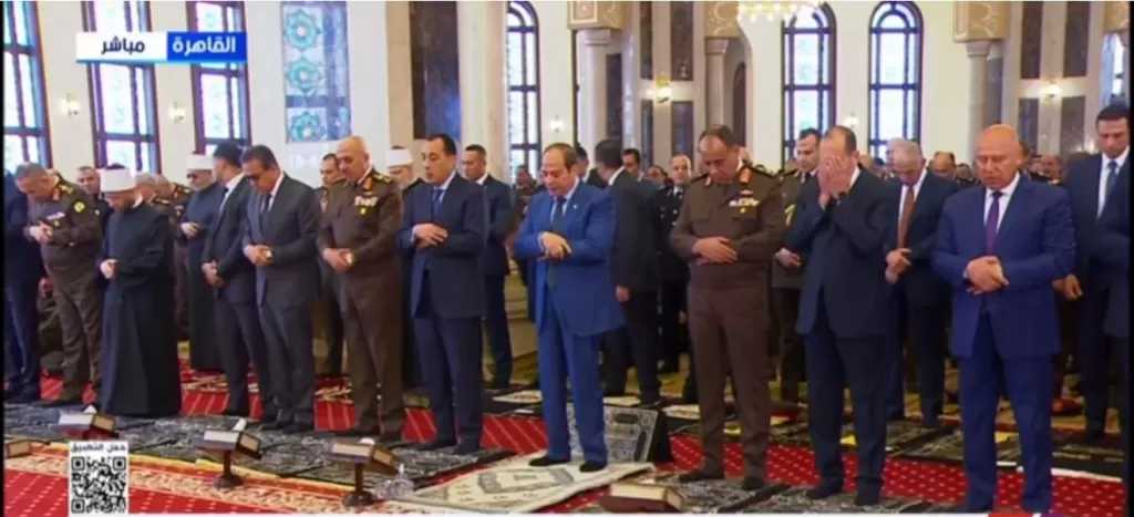 الرئيس السيسي يؤدي صلاة الجمعة بمسجد المشير طنطاوي بالتزامن مع ذكرى انتصارات العاشر من رمضان
