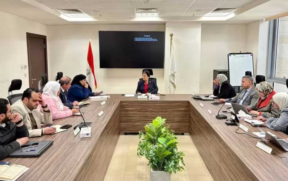 نائب وزير الصحة تعقد اجتماعًا لمتابعة مؤشرات المواليد وتطوير خدمات الرعاية الصحية الأولية