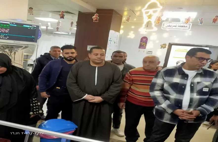 نائب محافظ الأقصر يزور مصابي حادث انقلاب ميكروباص بأرمنت ويوجه بتقديم الرعاية اللازمة