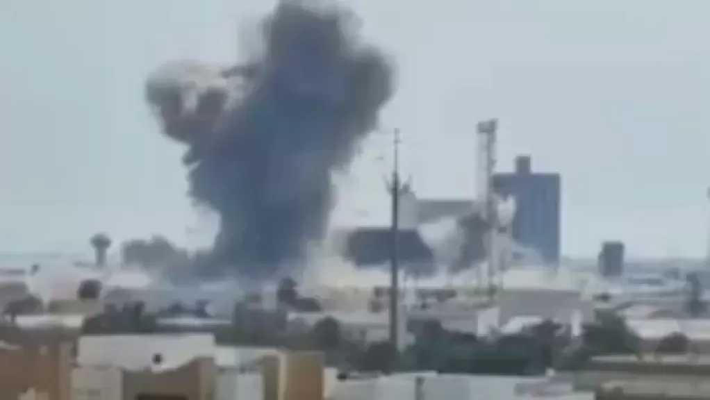 وكالة أنباء البحرين: هجوم صاروخي يستهدف مركز خدمة للأسطول الخامس الأمريكي