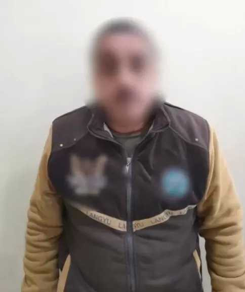 ضبط متهم بانتحال صفة موظف والاستيلاء على أموال سائق توكتوك بالجيزة