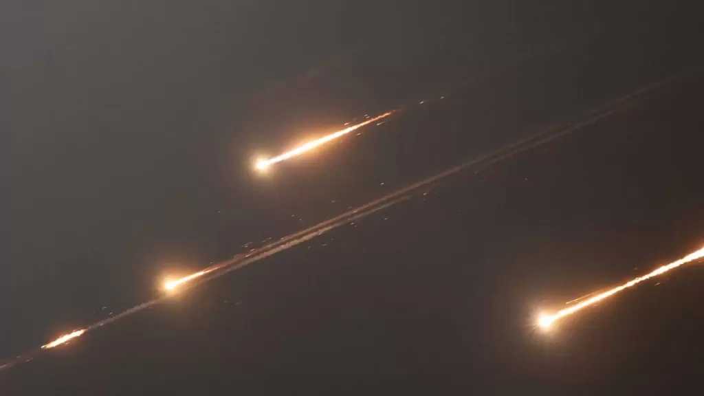 الدفاع القطرية: قواتنا تصدت بنجاح لـ18 صاروخا باليستيا استهدفت عدة مناطق ولا إصابات