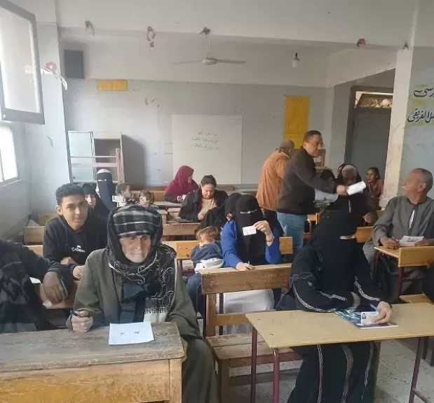 محافظ أسيوط: انتظام امتحانات تعليم الكبار ومحو الأمية الفوري بمراكز المحافظة