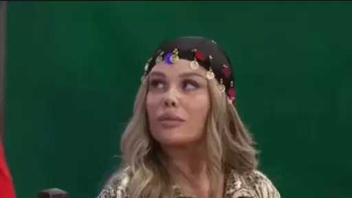 ميصحش كده.. نيكول سابا تنفعل في مقلب فيفي عبده ألف ليلة وليلة