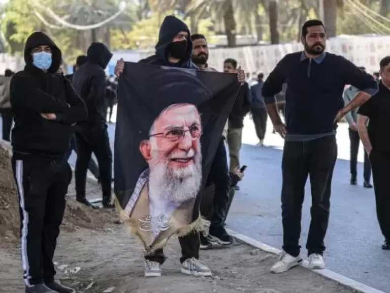 حظر تجول شمالي باكستان إثر احتجاجات على خلفية مقتل خامنئي