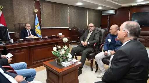 محافظ الغربية يفتح أبواب مكتبه لحل الشكاوى لأول مرة منذ سنوات