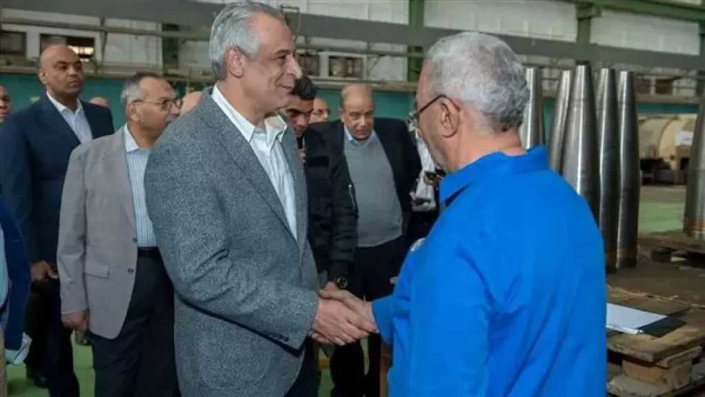وزير الإنتاج الحربي يتفقد شركتي ”حلوان للصناعات الهندسية” و”حلوان للمسبوكات”