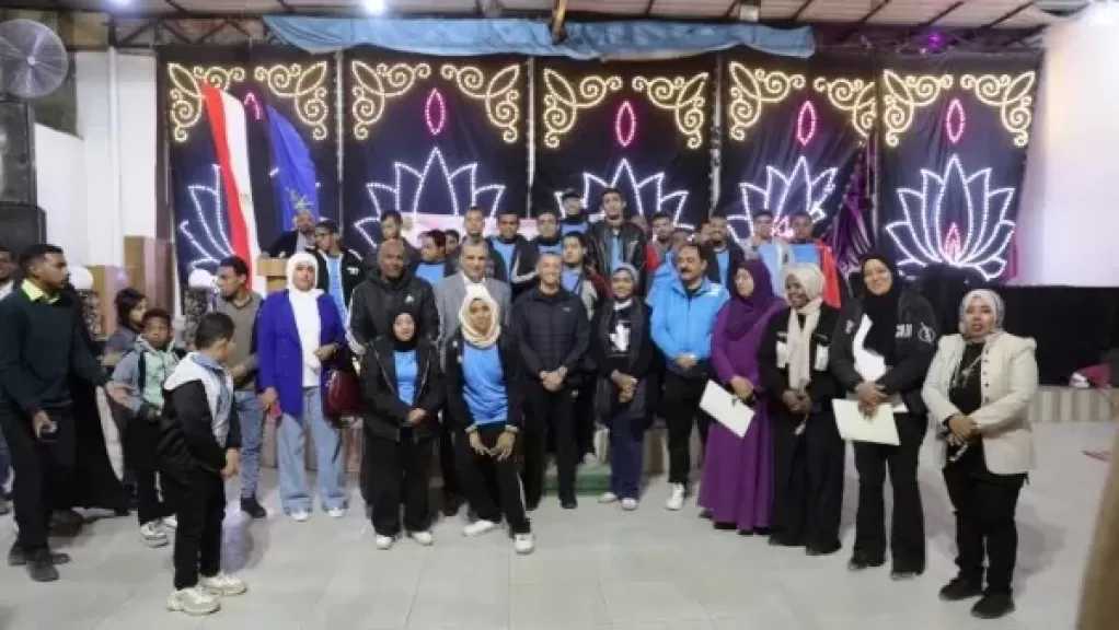 محافظ أسوان يشهد أمسية رمضانية بمركز شباب بدر