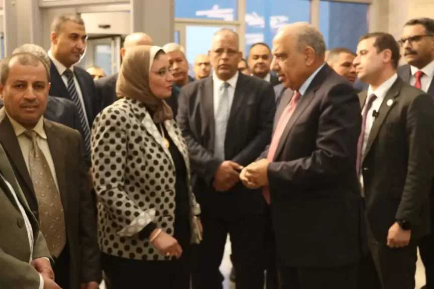 وزير الكهرباء يشارك العاملين بالمركز القومي للتحكم في الطاقة إفطارهم ويتابع سير العمل ويطمئن على جودة التغذية الكهربائية