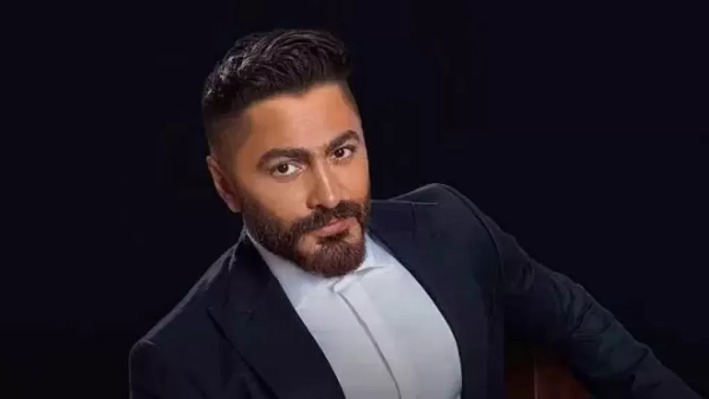 تامر حسني يشيد بأداء أحمد زاهر في ”الست موناليزا ”