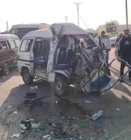 وفاة تلميذ واثنين آخرين في حالة خطرة بحادث تصادم سيارة نقل مع سوزوكي بالشرقية