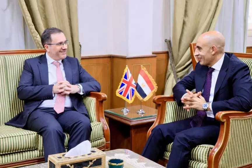 وزير التربية والتعليم يبحث مع السفير البريطاني سبل تعزيز آليات التعاون في تطوير قطاع التعليم والتعليم الفني