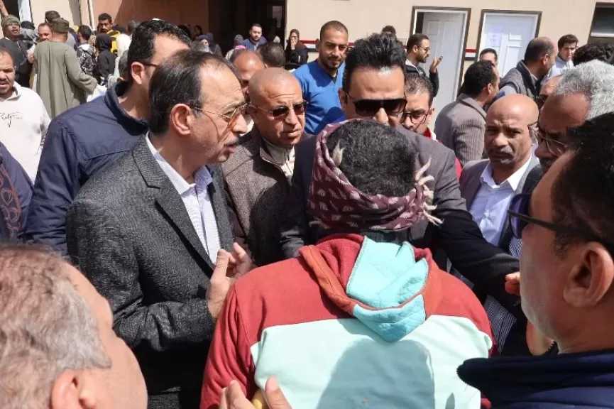 محافظ سوهاج يوجه بنقل أحد المواطنين إلى مستشفى سوهاج العام وإجراء جراحة على نفقة الدولة