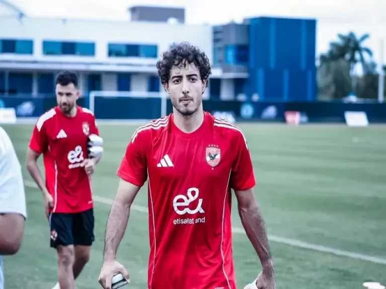 الأهلي يستعيد هاني والجزار أمام طلائع الجيش