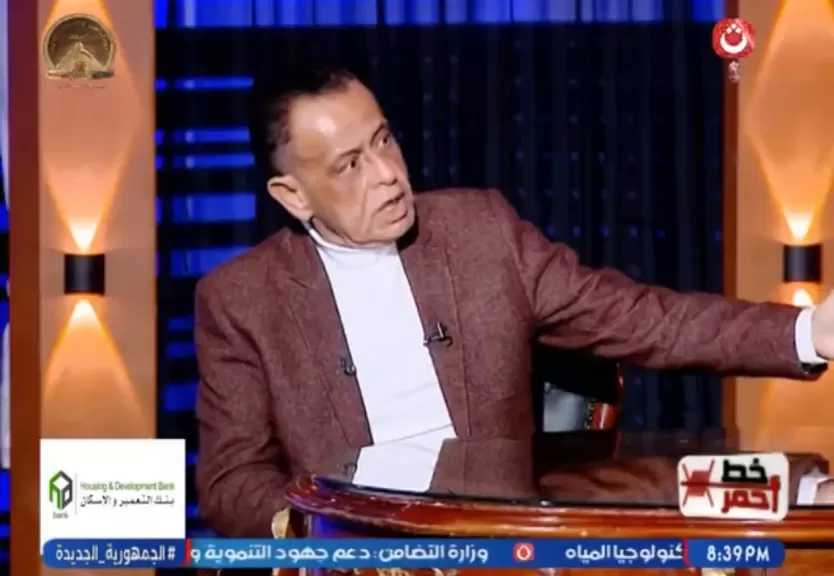 محمد غنيم يغازل إلهام شاهين وليلى علوي على الهواء: دول فاكهة الفن المصري