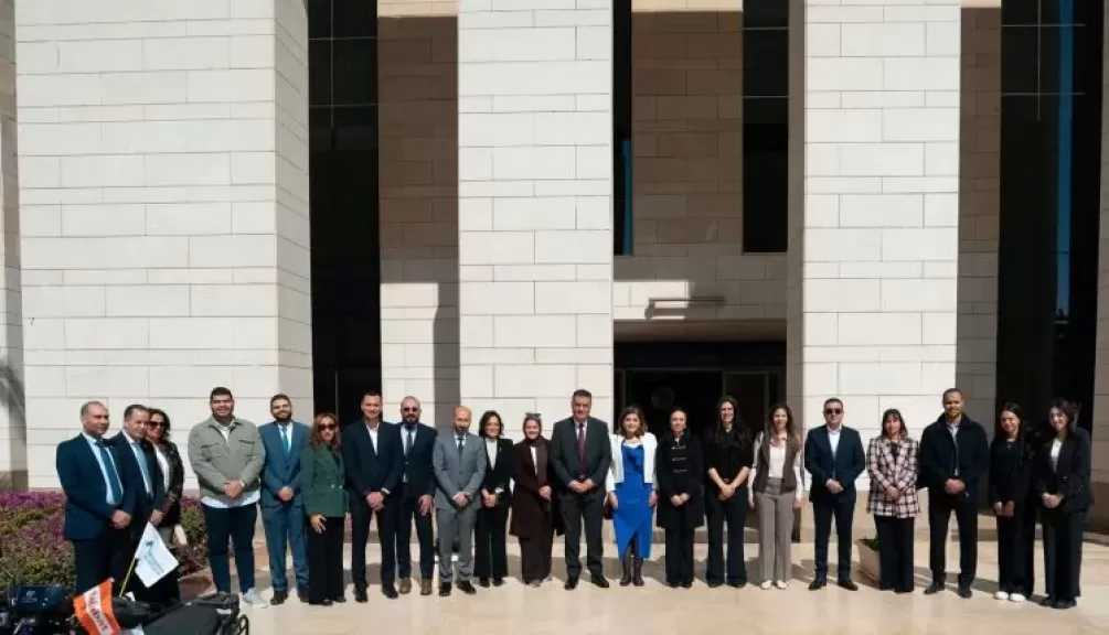 بنك قناة السويس يُطلق مبادرة «سكة رزق» لتمكين أبناء دور الرعاية بالشراكة بين مؤسسة صناع الخير وطلبات مصر