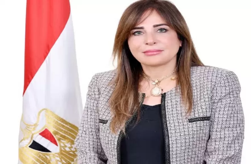 وزيرة الإسكان تتابع موقف تنفيذ عدد من المشروعات الخدمية والمرافق بمدينتي ”حدائق أكتوبر” و”6 أكتوبر”