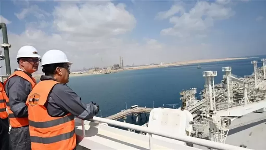 رئيس الوزراء يتفقد ميناء سوميد البترولي بالعين السخنة