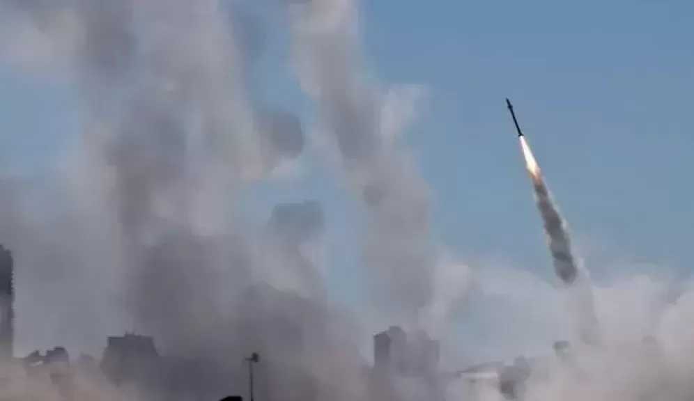 مقر خاتم الأنبياء يؤكد استمرار استهداف القواعد العسكرية والمصالح الأمريكية والإسرائيلية بالمنطقة