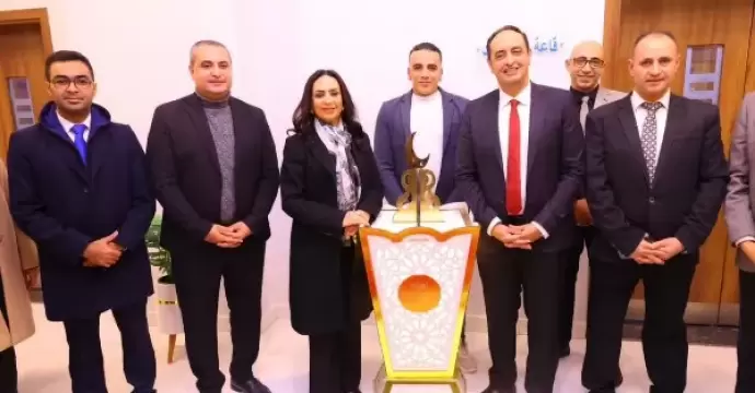 المتعافون بمراكز صندوق مكافحة الإدمان يهدون وزيرة التضامن فانوس رمضان