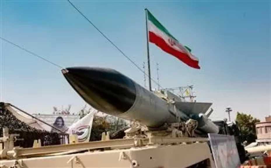 الحرس الثوري يعلن استهداف قاعدة العديري الأمريكية في الكويت بالمسيرات والصواريخ