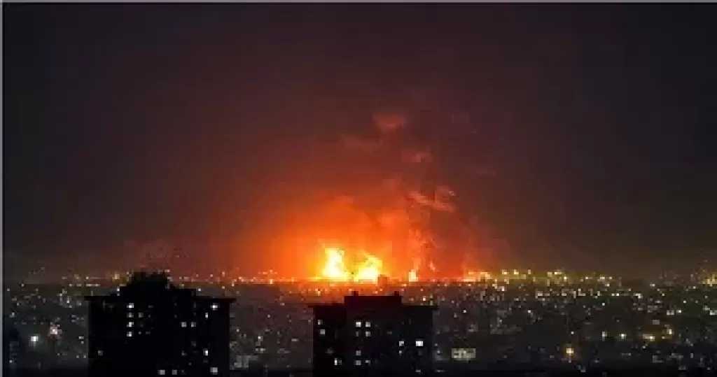 إسرائيل تستهدف مستودعات لتخزين الوقود في طهران