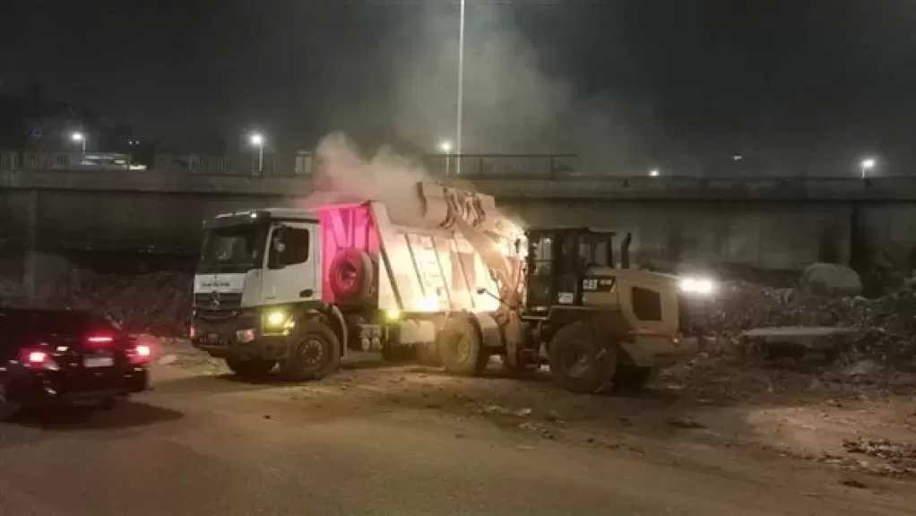 محافظة الجيزة ترفع 1900 طن مخلفات من نفق المنشية بالهرم