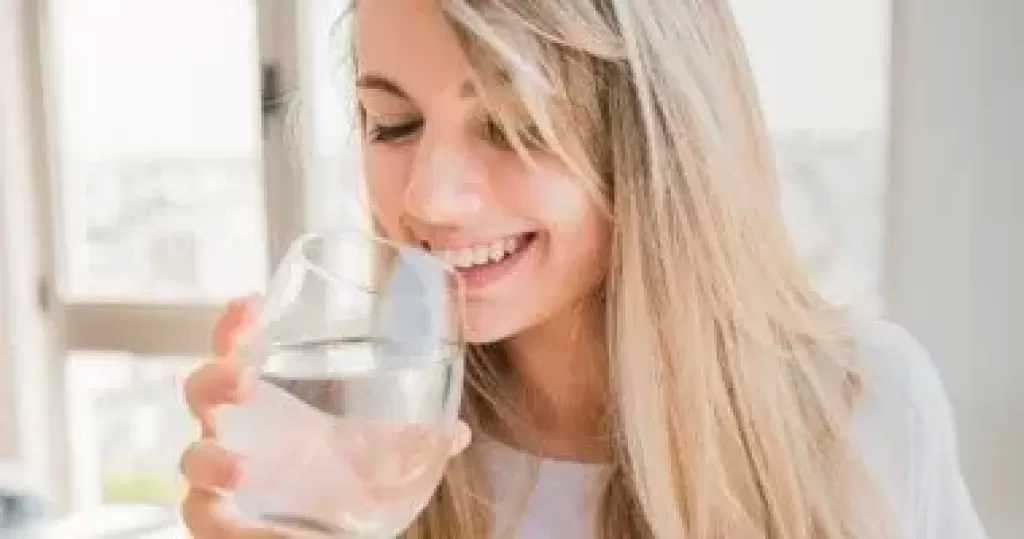 8 مشروبات طبيعية تدعم صحة الأمعاء والهضم وتضبط سكر الدم