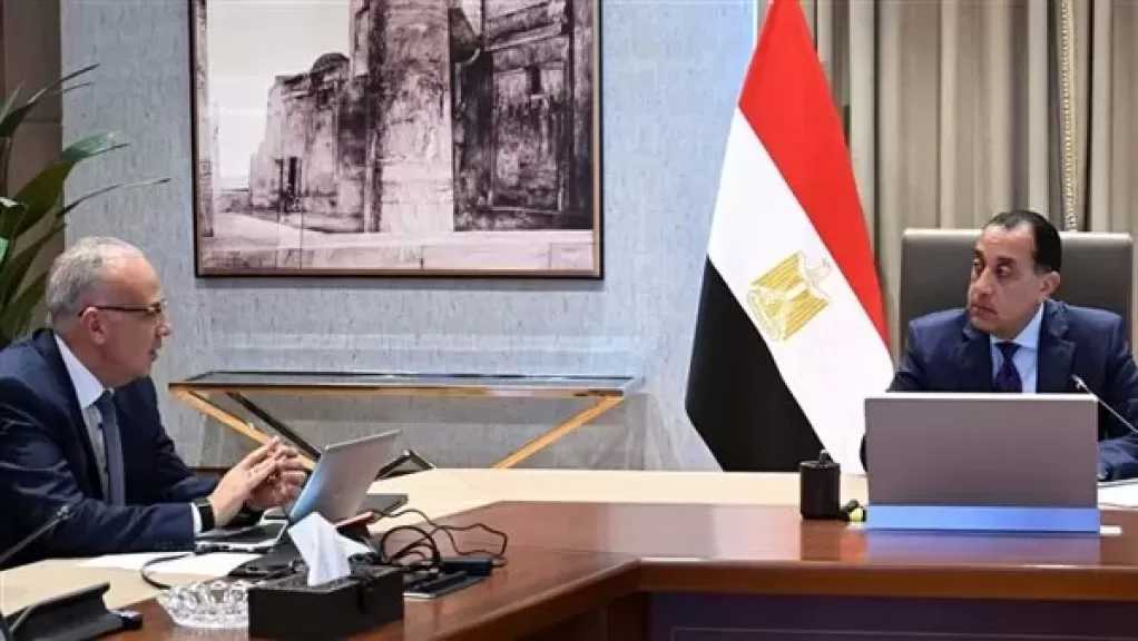 مدبولي يستعرض مع وزير الري مستجدات عددٍ من مشروعات الوزارة