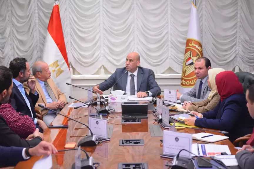 الوزير حسن رداد يلتقي وفدًا من مجلس إدارة شركة ”شغلني” بحضور المهندس نجيب ساويرس للتعاون في التدريب والتشغيل