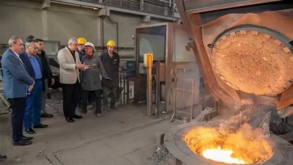 وزير الإنتاج الحربي يتابع سير العمل في ”حلوان للمسبوكات” و”حلوان للأجهزة المعدنية”