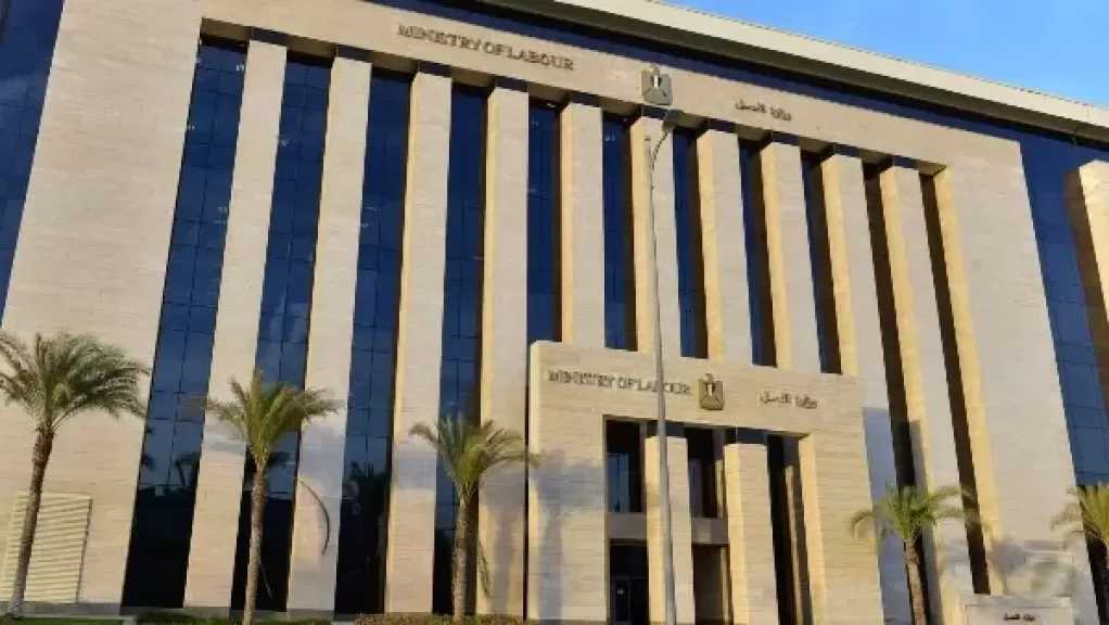 العمل: منح 886 منشأة مهلة لتوفيق الأوضاع.. والتوصية بغلق 59 منشأة