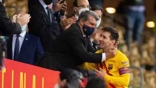 تشافي: لابورتا لا يرغب في عودة ميسي إلى برشلونة
