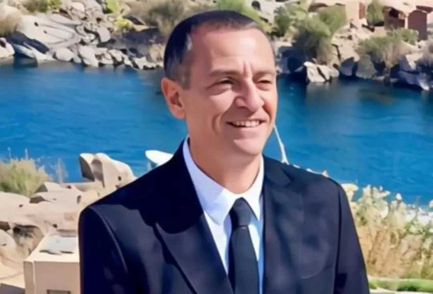 محافظ أسوان يوجه تحذيرات شديدة اللهجة للقيادات التنفيذية