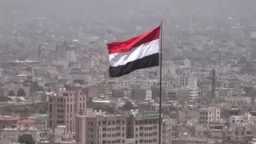 مجلس القيادة الرئاسي اليمني يصدر توضيحا مهما عن تهديد أمن الملاحة الدولية