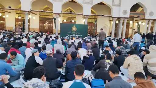 سفيرا إسبانيا وإندونيسيا يشاركان آلاف الصائمين إفطار «بيت الزكاة والصدقات» بالجامع الأزهر