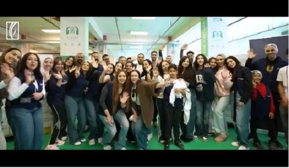 موظفو بنك الإمارات دبي الوطني يشاركون في تجهيز وتعبئة كراتين رمضان لدعم الأسر الأكثر احتياجًا